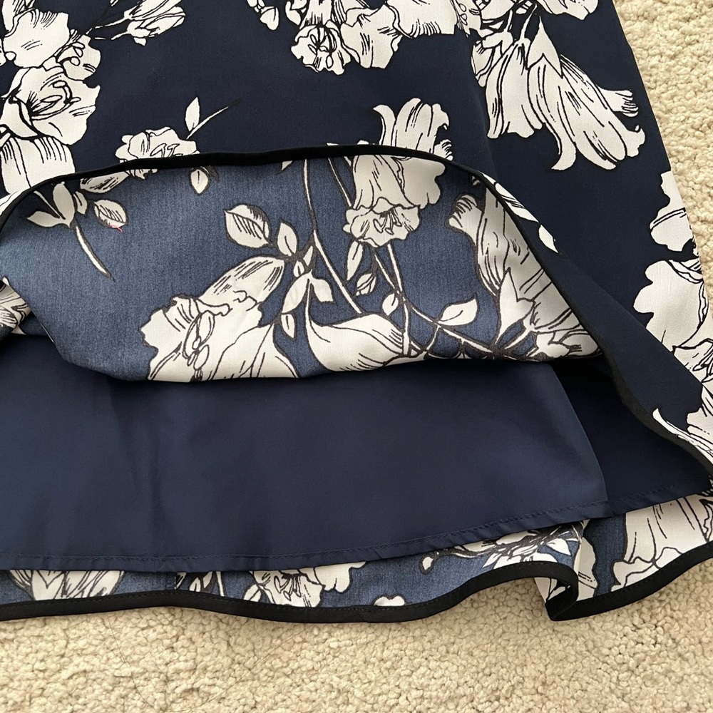 NWT Ann Taylor Loft Navy Blue Dress with Floral Print Size 4P - Picture 2 of 6